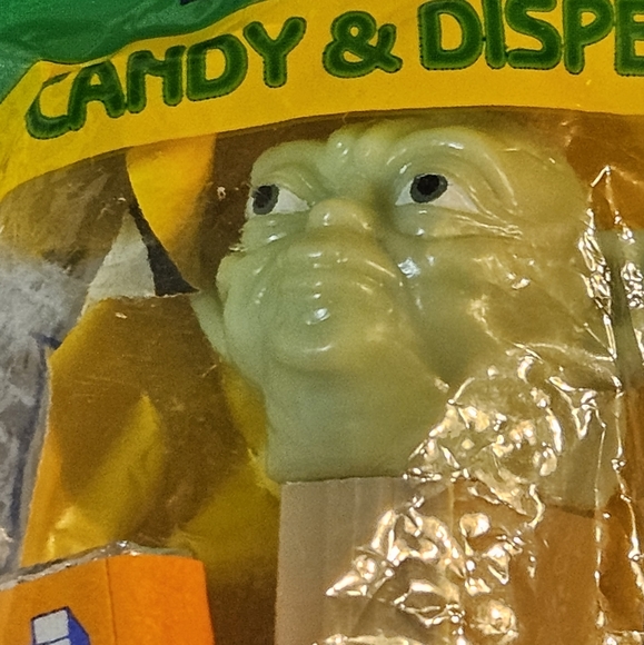 STAR WARS CANDY - PEZ - EPISODE 1 FILM ACTION CONTAINERS - WONKA TART N TINYS - Picture 8 of 11